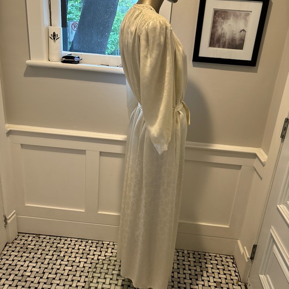 Christian Dior Lingerie Housecoat Laced  Duster White Kimono Belted M Robe - Picture 5 of 11